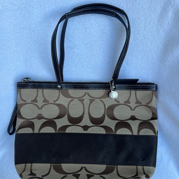 Coach purse - Picture 2 of 7